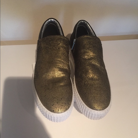 P448 Nine in Metallic gold Slide on Platform Shoe - Picture 5 of 8